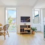 GuestReady - Cozy Apt near Côte des Basques w Parking!