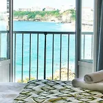 Beachview Keyweek Beachfront Renovated Apartment With Parking In Biarritz