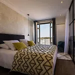 Beachview Keyweek Beachfront Renovated Apartment With Parking In Biarritz