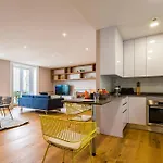 Horizon Keyweek Beachfront Duplex With Parking In Biarritz Center
