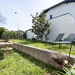 Nouveau, Tres Bel Appartement Avec Jardin