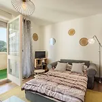 Studio Moderne Avec Balcon Et Parking A Biarritz - Fr-1-3-625