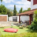 Family Home 3 Bedrooms With Garden