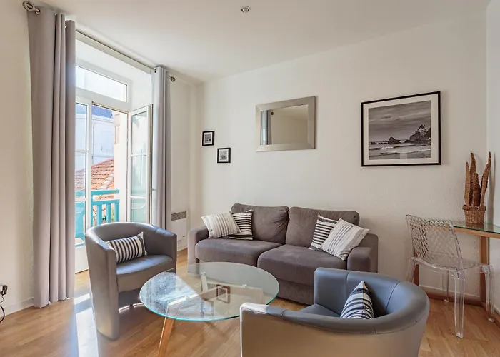 Appartement Moderne En Plein Centre Ville Et Proche De La Plage