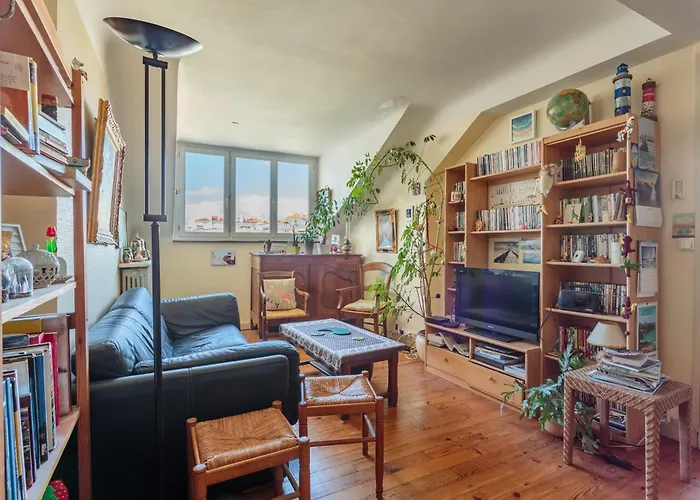 Grand Appartement En Plein Centre De Biarritz
