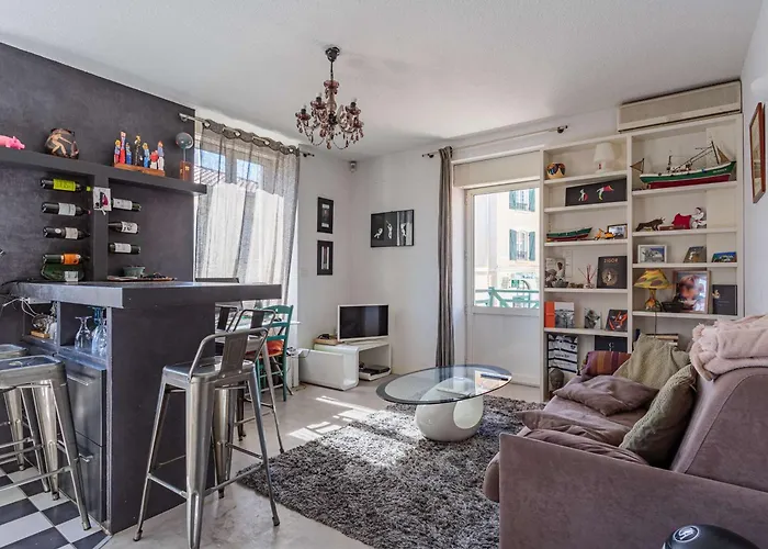 Appartement Cosy Au Coeur Des Halles De Biarritz, A 10 Min Des Plages, Avec Balcon Et Wifi Gratuit - Fr-1-3-609