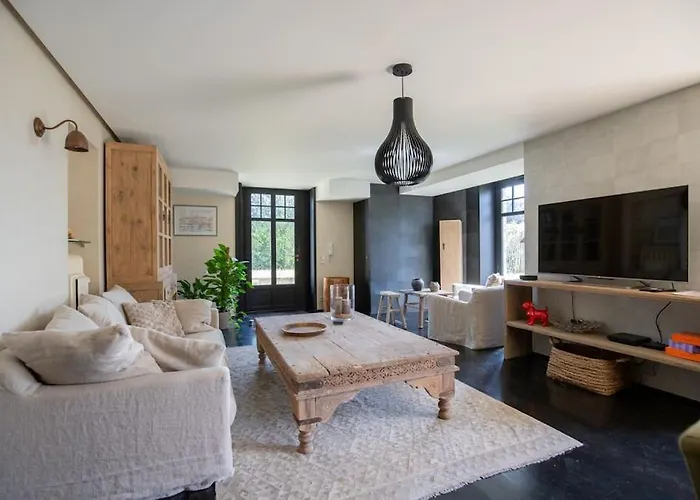 Nouveau, Tres Bel Appartement Avec Jardin