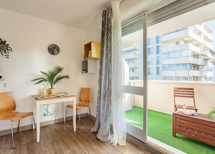 Studio Moderne Avec Balcon Et Parking A Biarritz - Fr-1-3-625