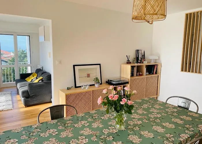 Appartement 3 Chambres, Tres Lumineux, Plages Et Centre Ville A Pied
