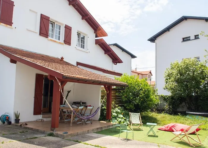 Family Home 3 Bedrooms With Garden