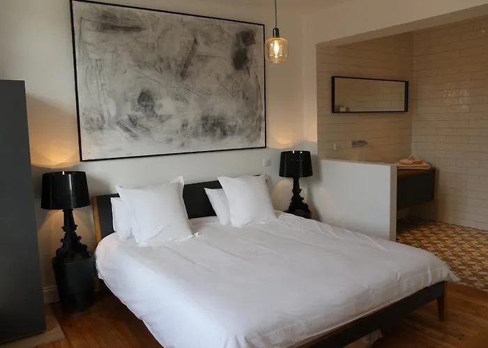 14 Broquedis Suites