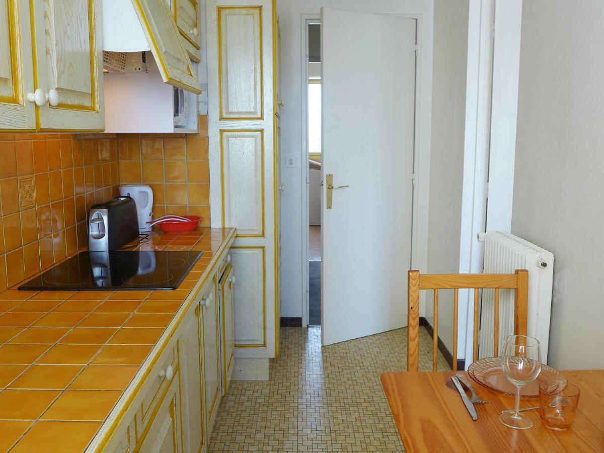 Raphael Apartment