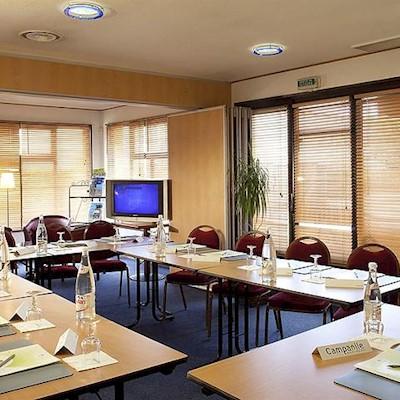 Campanile Hotel 3*