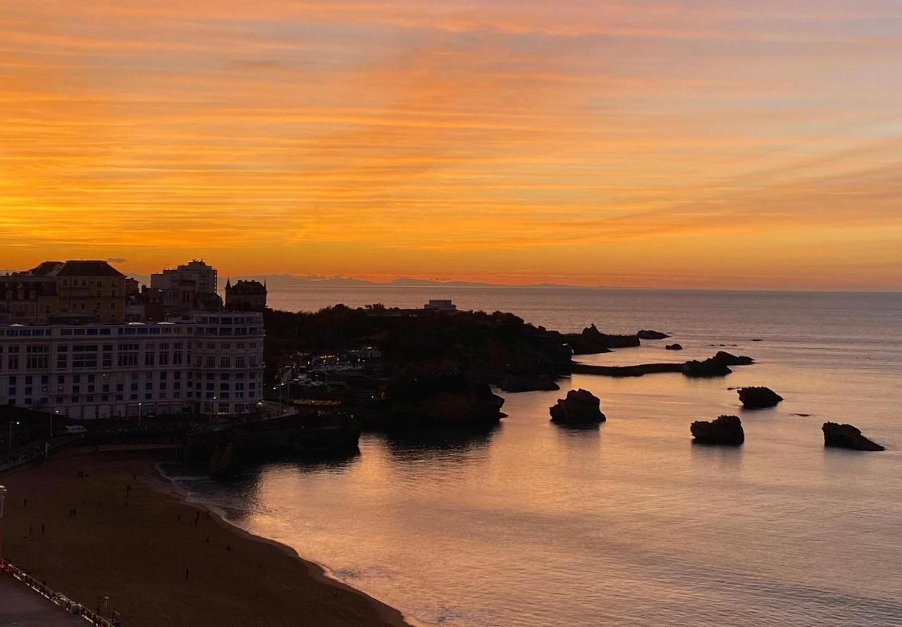 Aparthotel Victoria Surf 3*