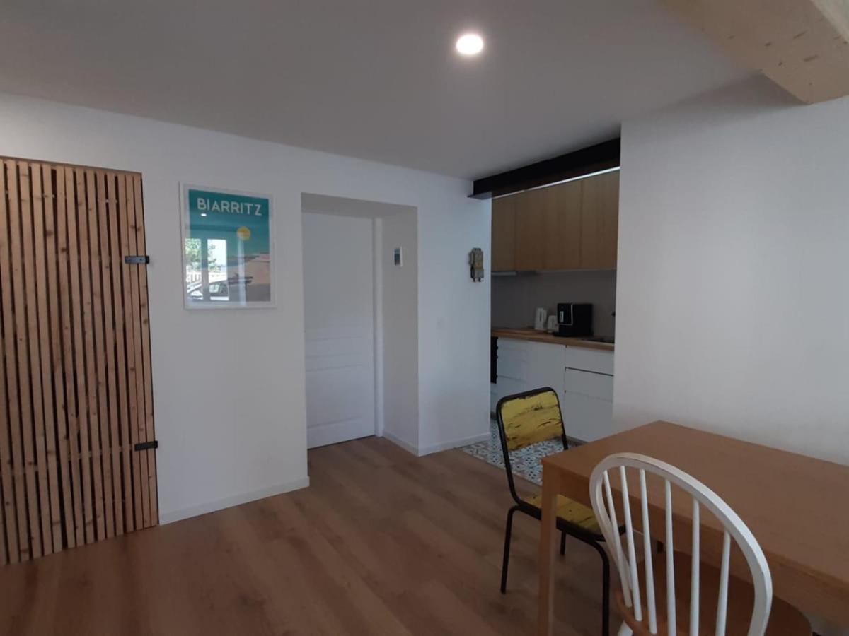 Cosy A Biarritz, Proche Des Halles Et Plages, Ideal Pour 2 Avec Wifi Inclus - Fr-1-239-853 Apartment *