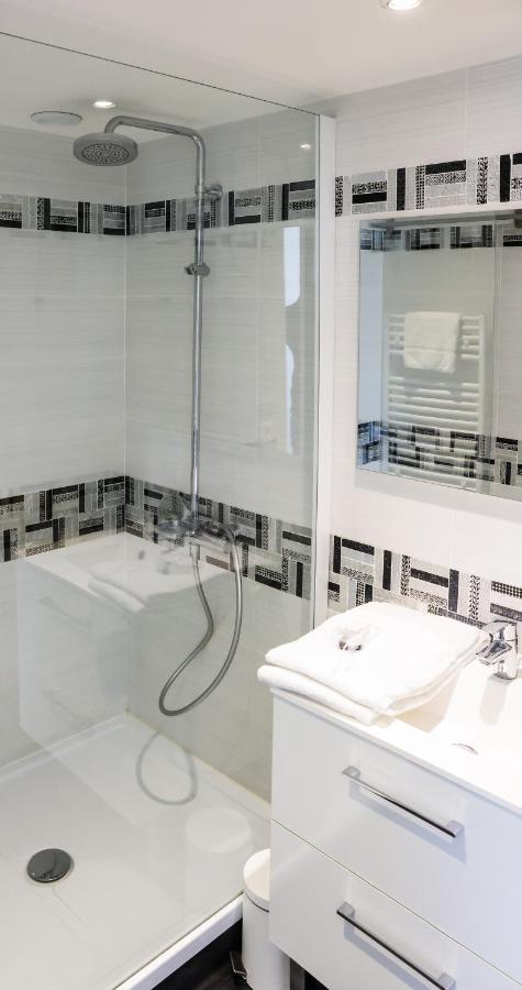 Aparthotel Victoria Surf 3*