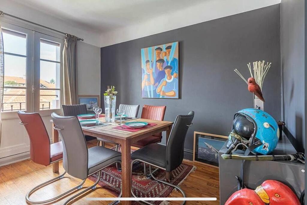 Apartment Exceptionnel 3 Pieces Art Deco En Dernier Etage Avec Garage Prive Centre Biarritz