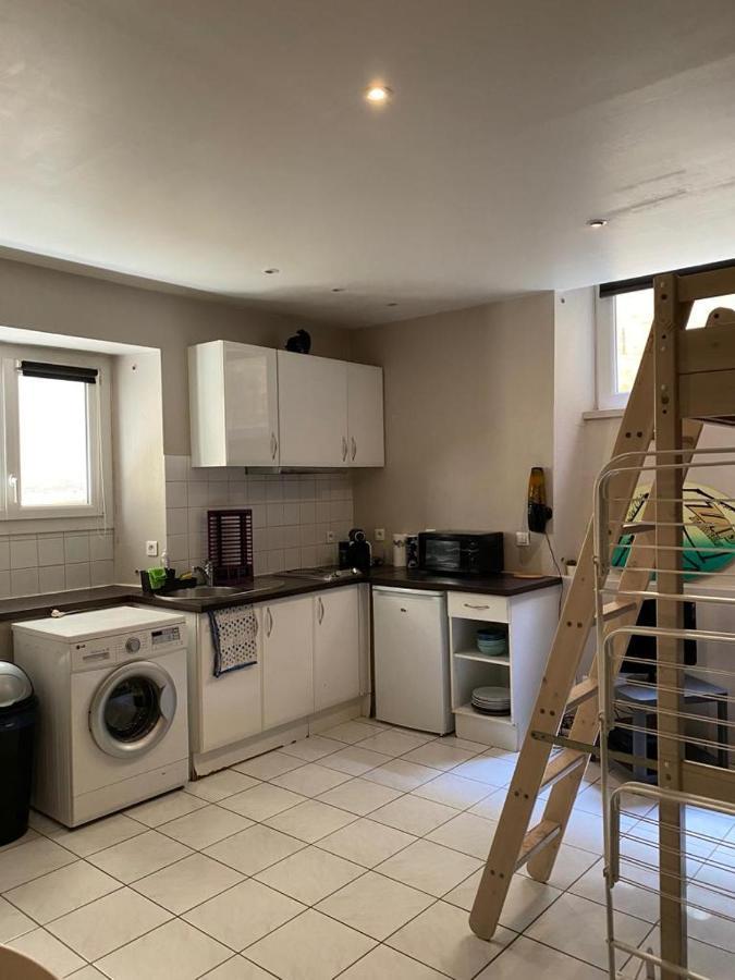 Studio A Moins De 10 M De La Plage Et Au Coeur Du Centre Apartment *