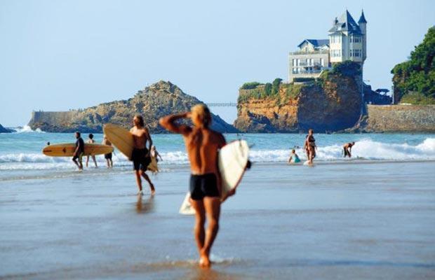 Apartment 200 Metres -cote Des Basques-,