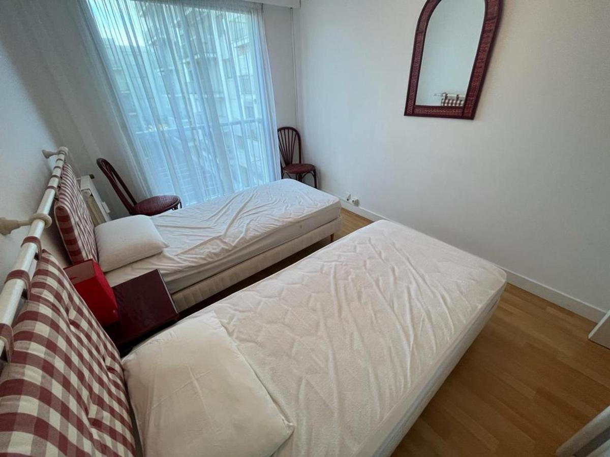 T4 Avec Parking, Balcon Et Proche Commerces A - Fr-1-239-921