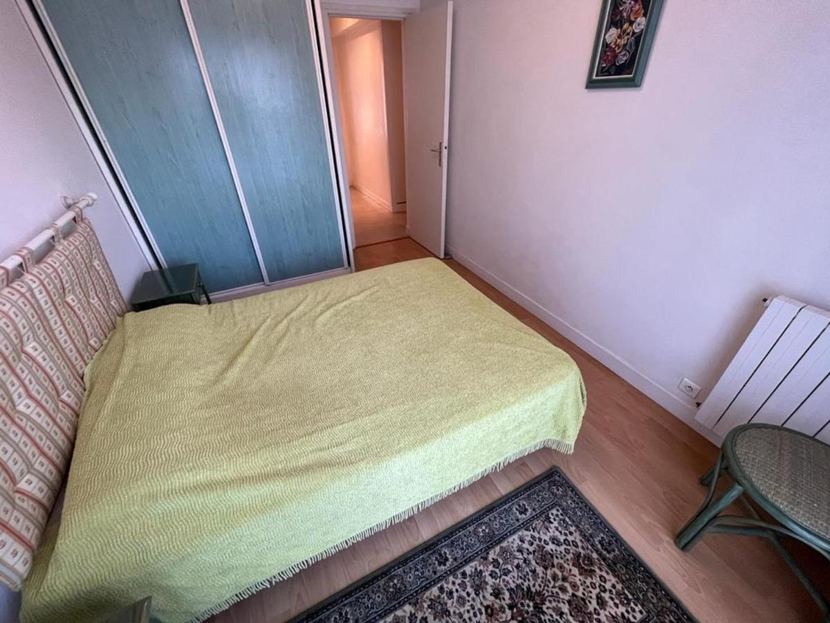 T4 Avec Parking, Balcon Et Proche Commerces A - Fr-1-239-921