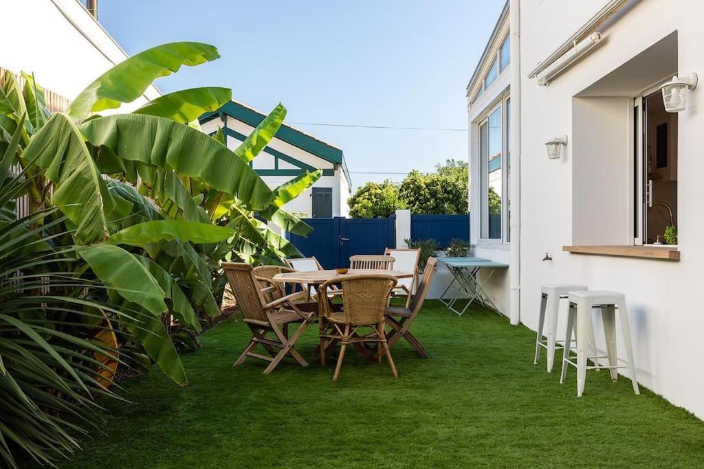 Beautiful House In Front Of The Ocean *
