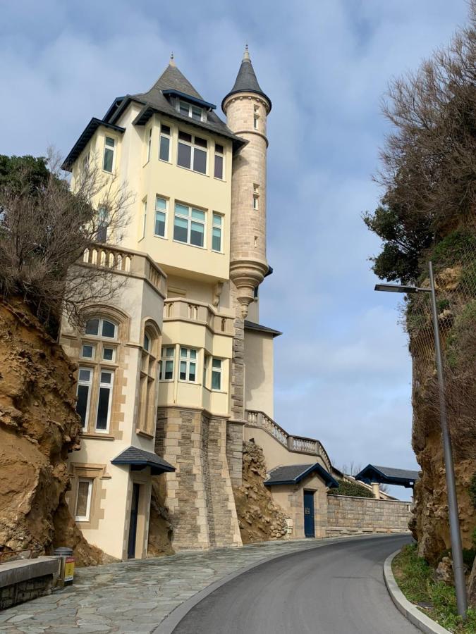 Cote Des Basques Apartment