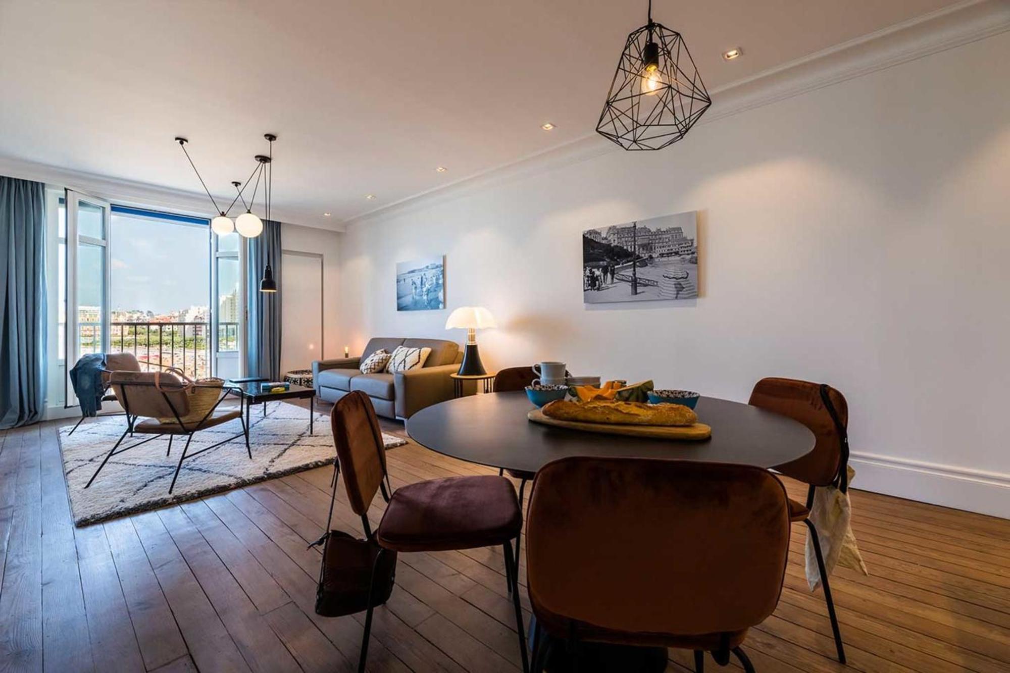 Beachview Keyweek Beachfront Renovated With Parking In Biarritz