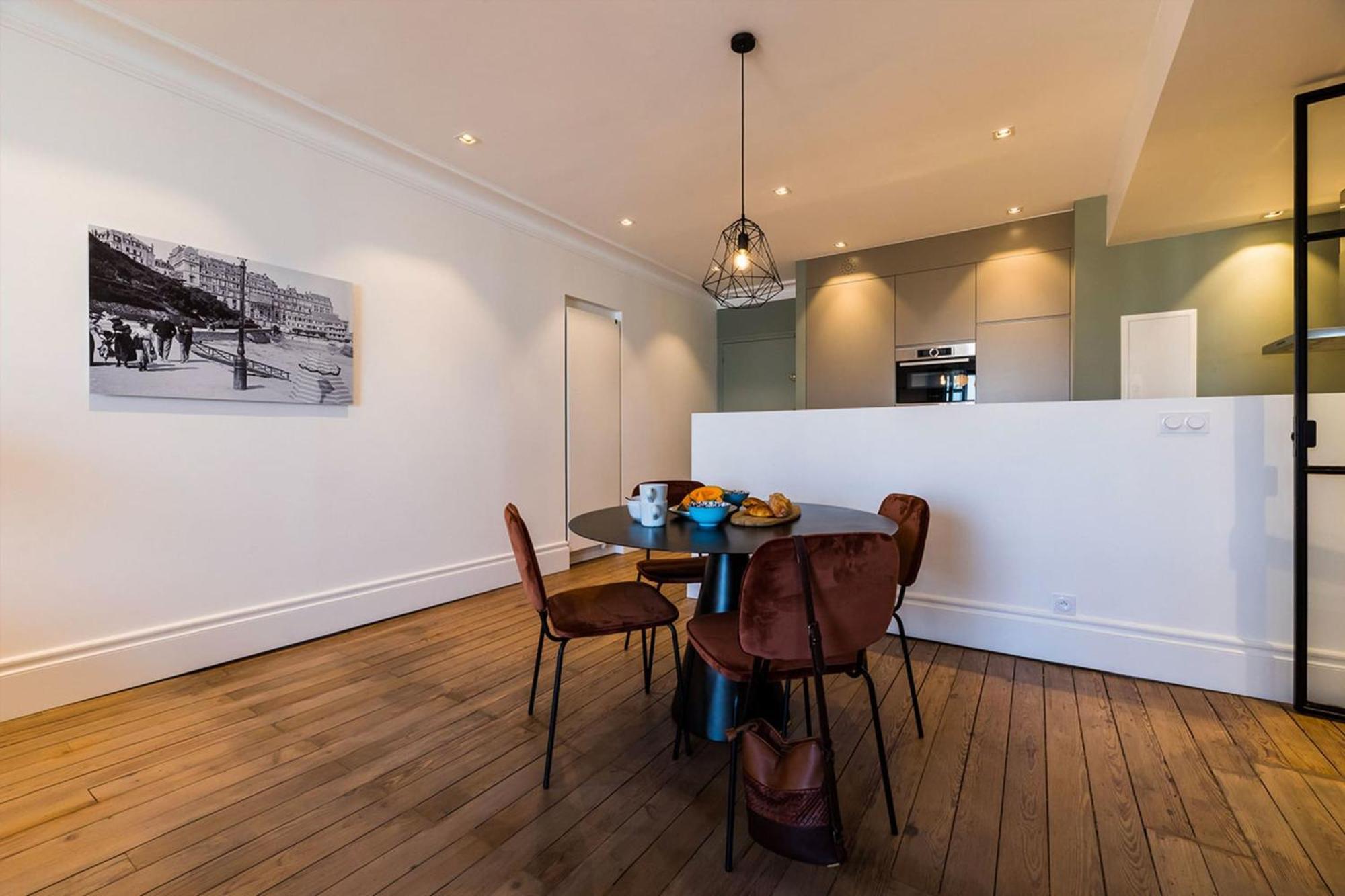 Beachview Keyweek Beachfront Renovated With Parking In Appartement Biarritz