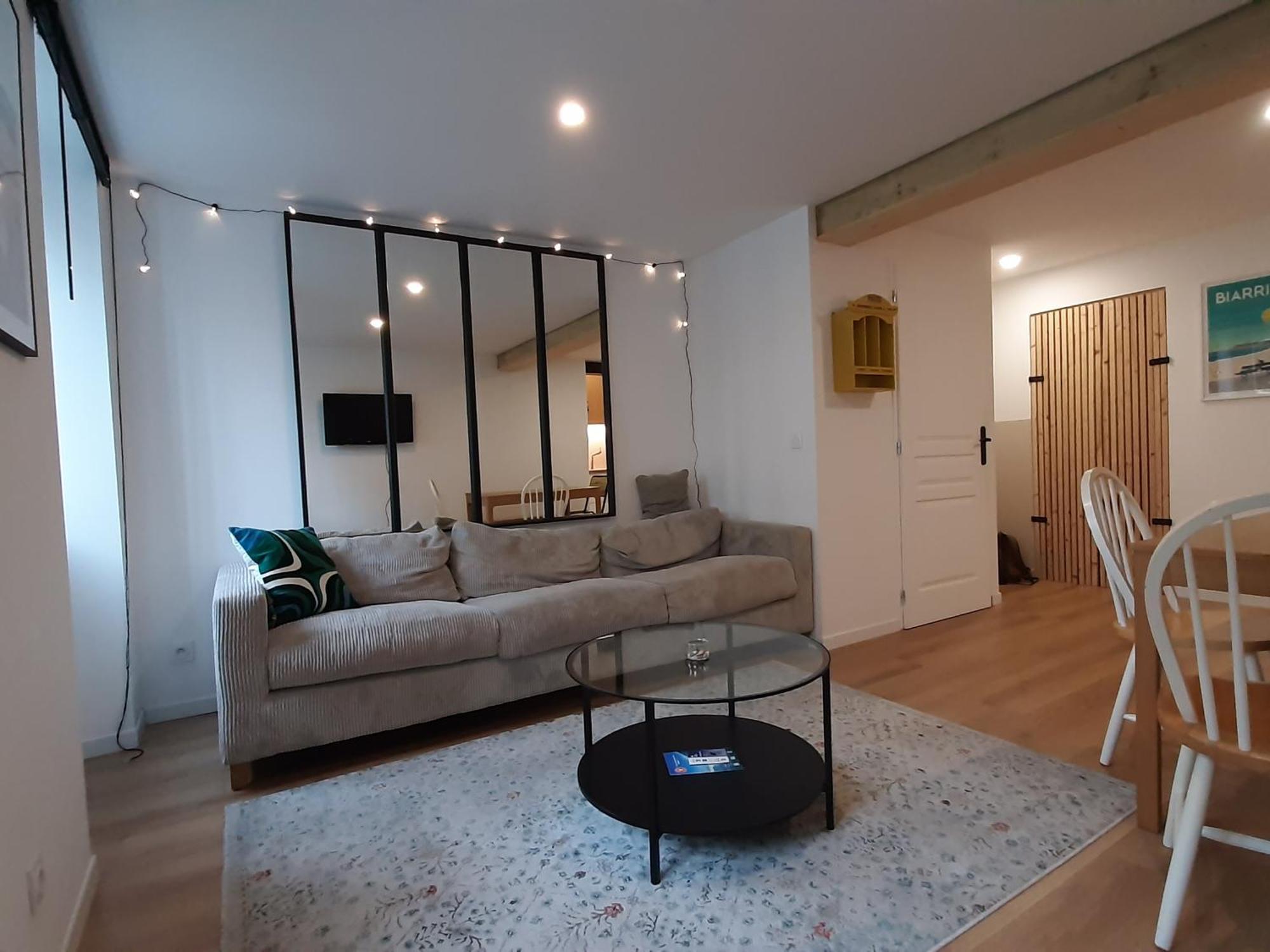 Cosy A Biarritz, Proche Des Halles Et Plages, Ideal Pour 2 Avec Wifi Inclus - Fr-1-239-853