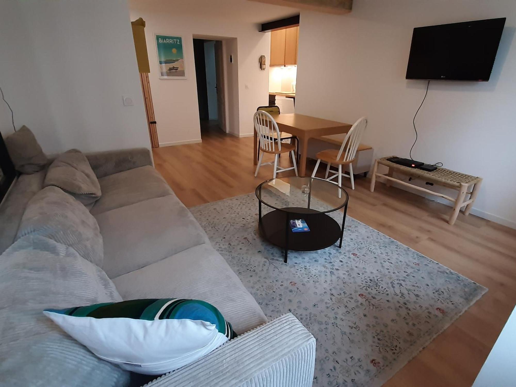 Cosy A Biarritz, Proche Des Halles Et Plages, Ideal Pour 2 Avec Wifi Inclus - Fr-1-239-853 Apartment Biarritz