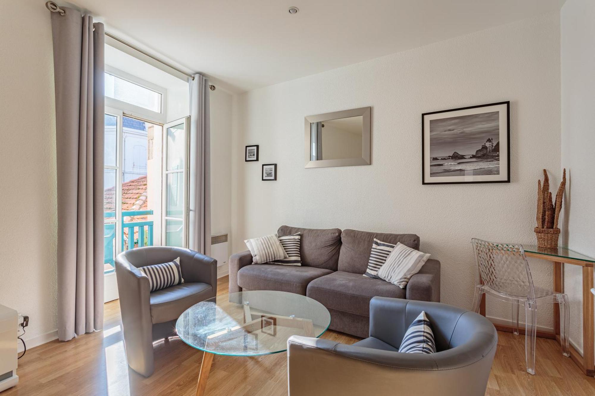 Moderne En Plein Centre Et Proche De La Biarritz