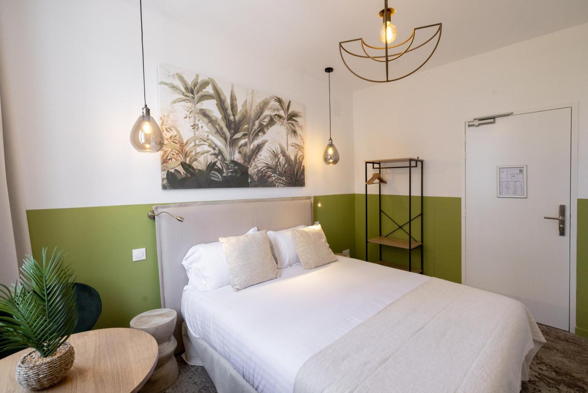 Barnea Hotel