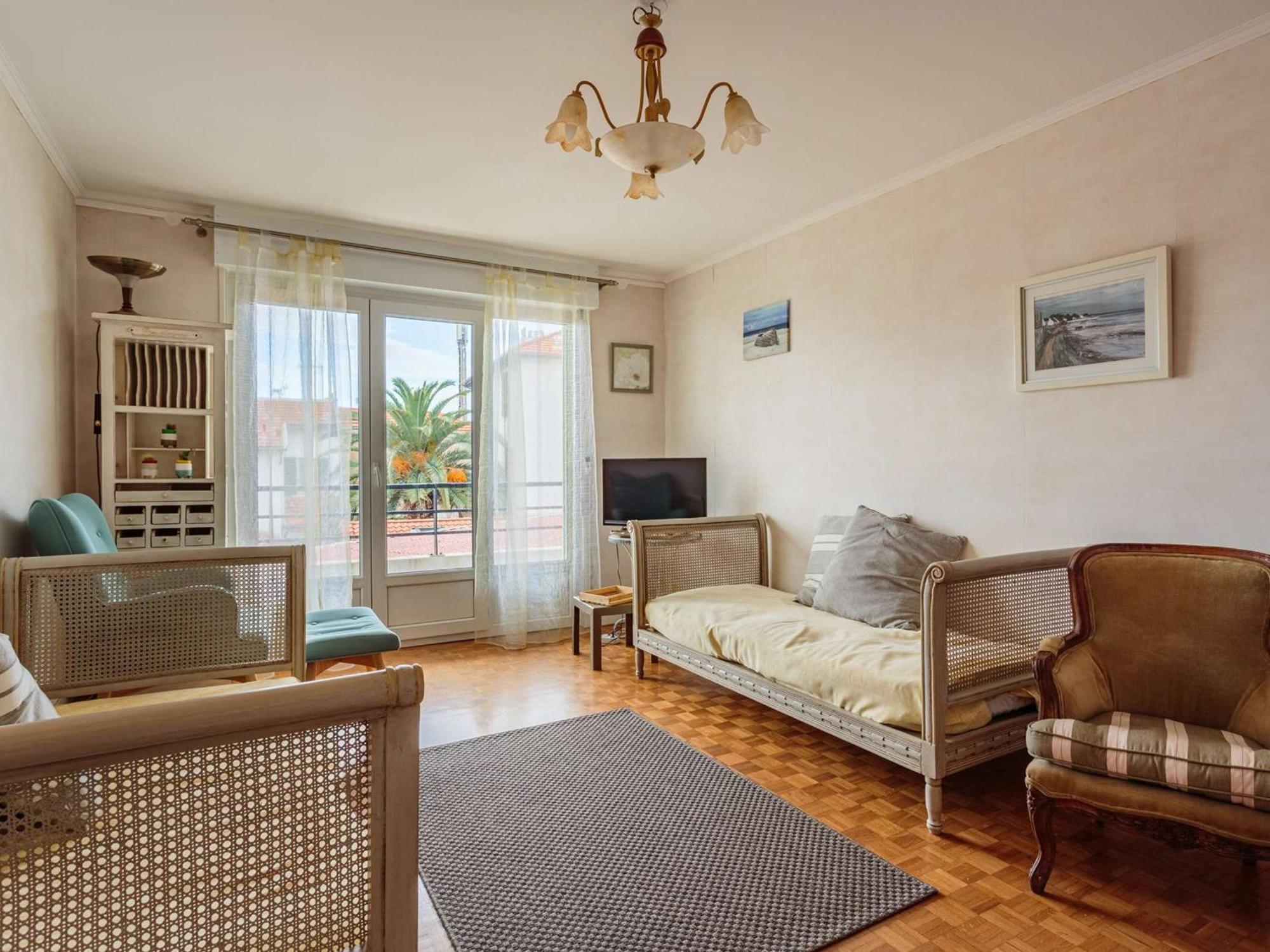 Cosy A Biarritz, Proche Des Commerces Et Plages, Avec Parking Et Balcon - Fr-1-3-607 * Biarritz