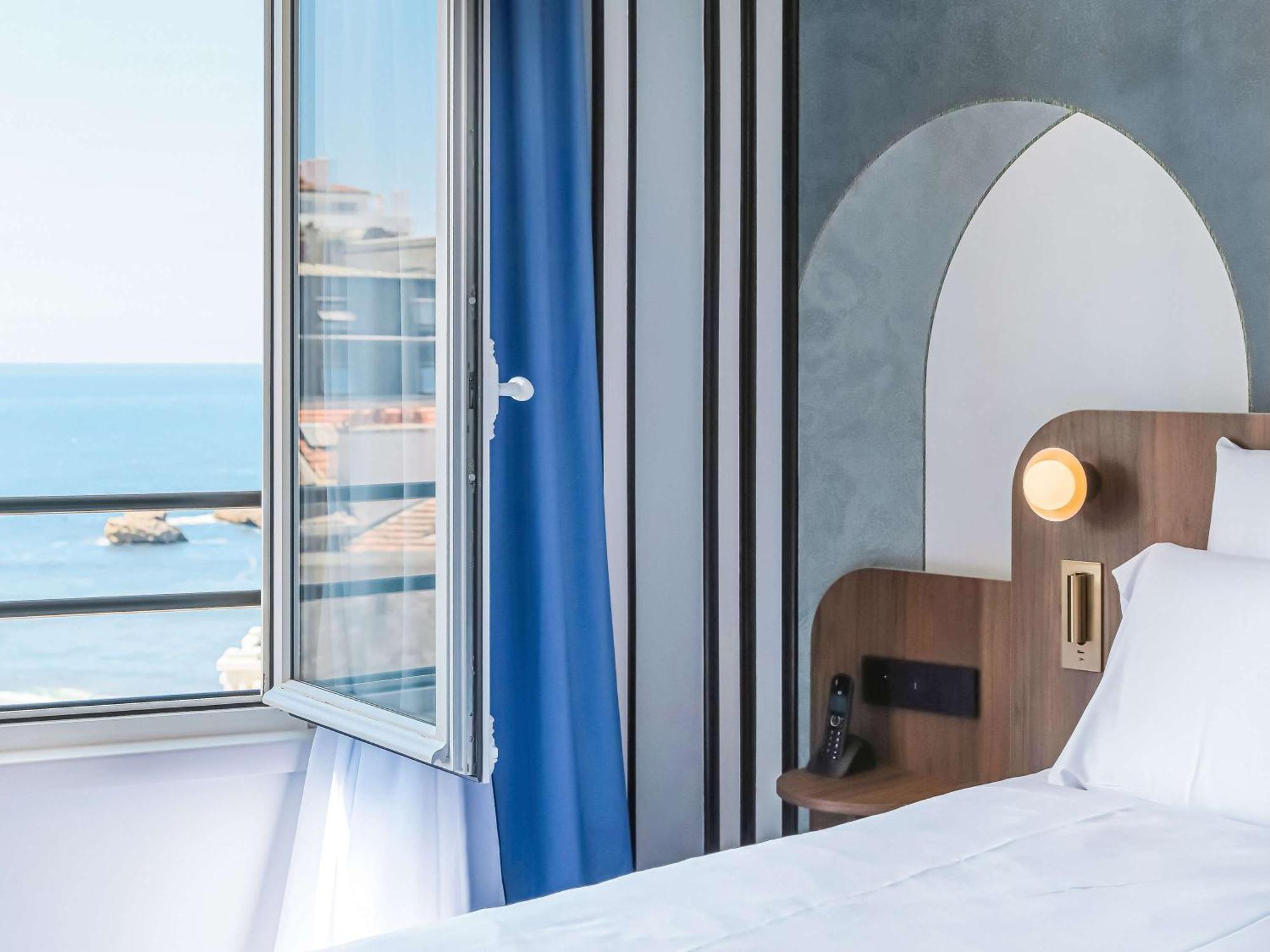 Plaza - Handwritten Collection Hotel 4*