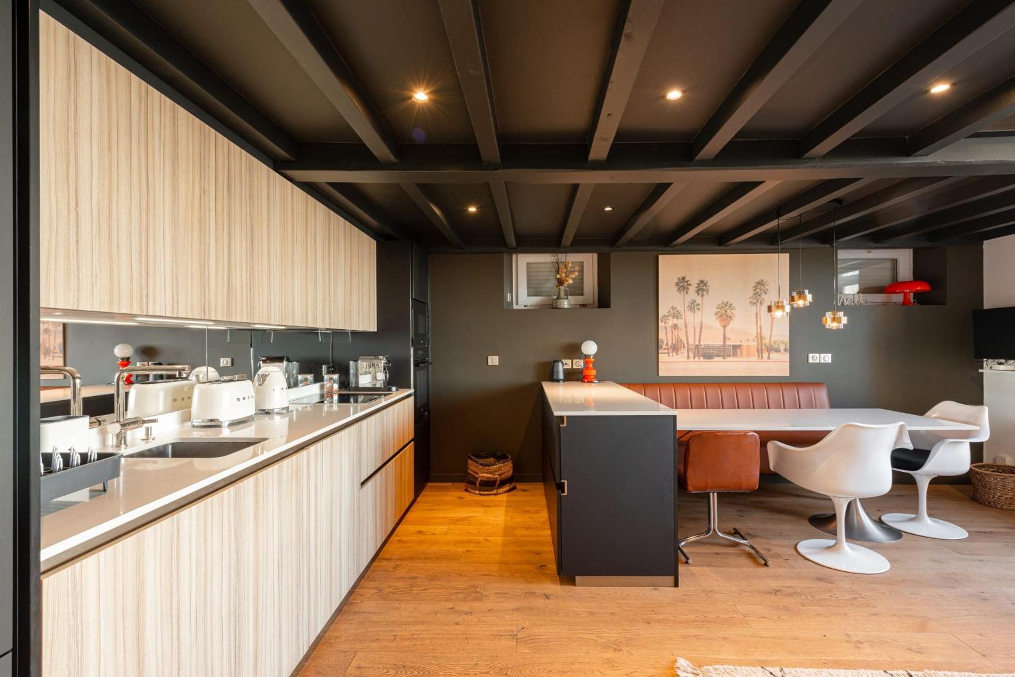 Alma - With Terrace And Sea View In