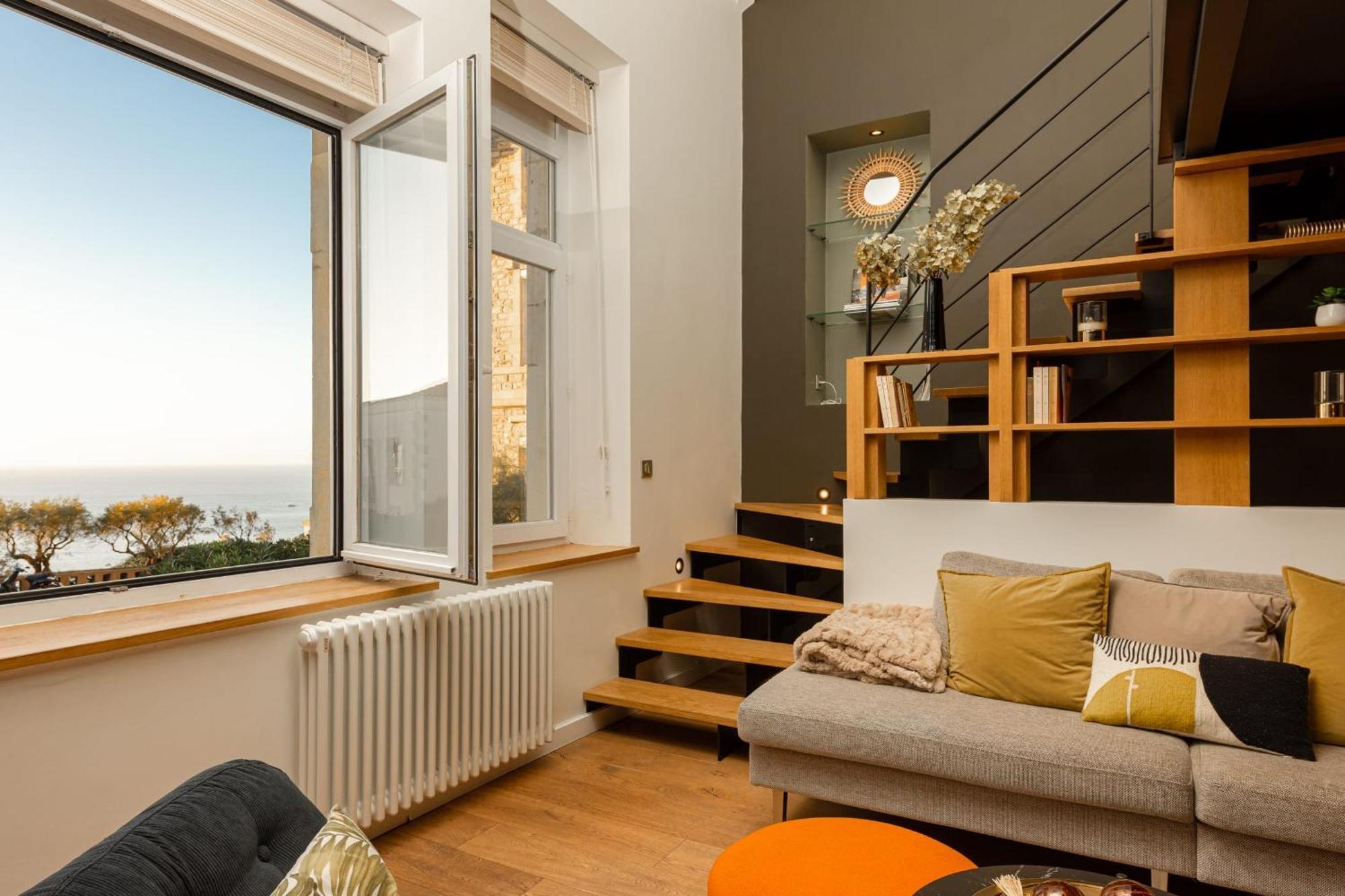 Apartment Alma - With Terrace And Sea View In