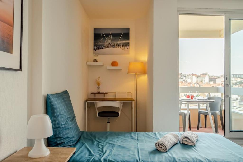 Grande - Avec Balcon - Victoria Surf Apartment