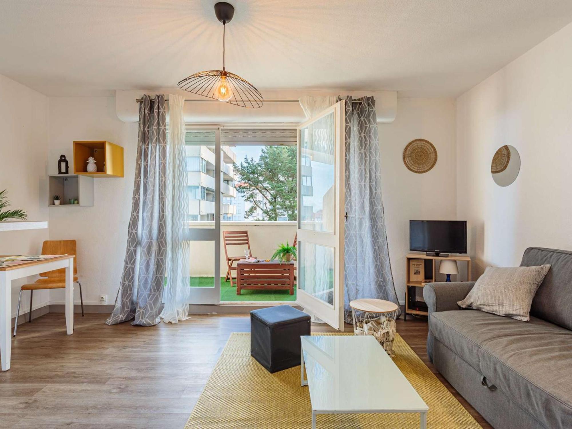Moderne Avec Balcon Et Parking A - Fr-1-3-625 Apartment *