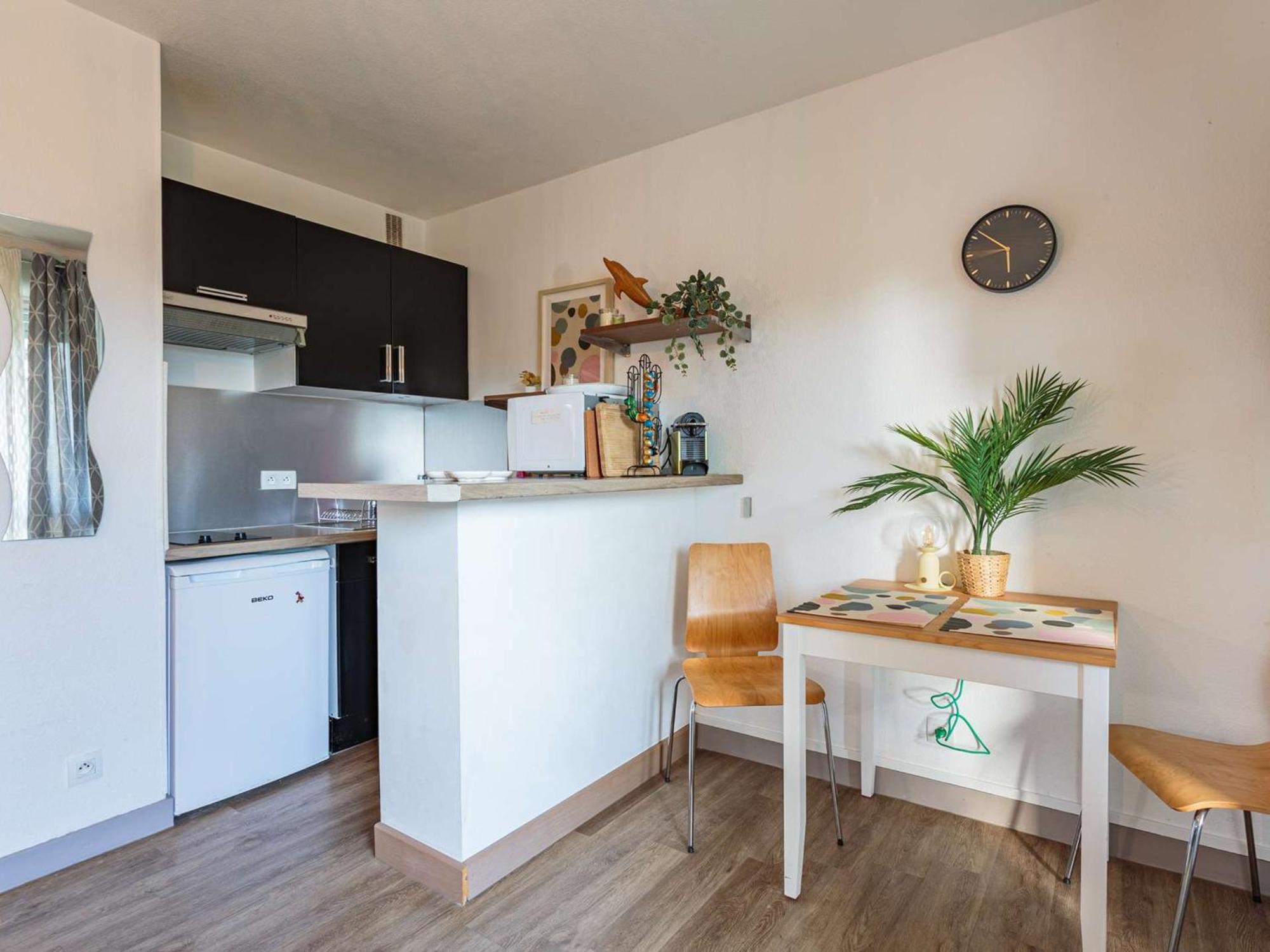 Moderne Avec Balcon Et Parking A - Fr-1-3-625