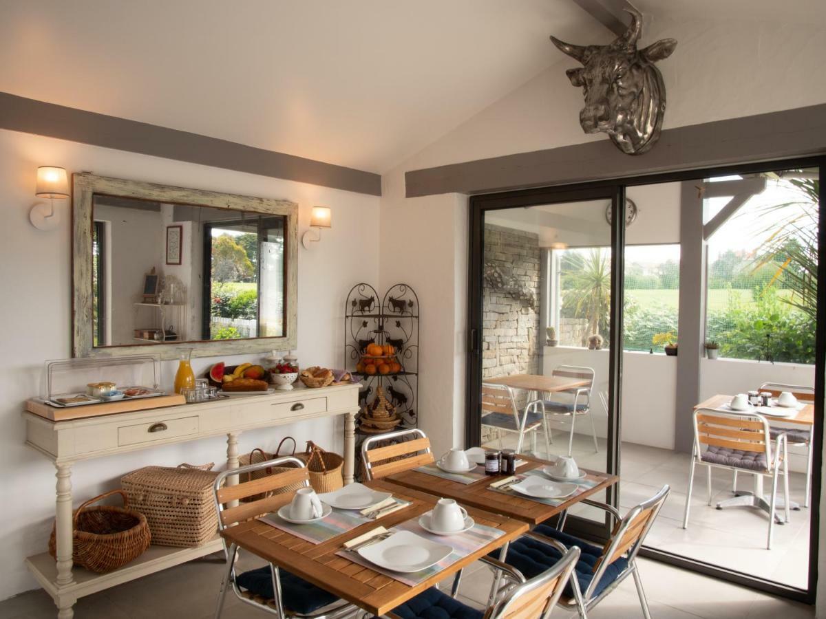 La Maison De La Cote Bed & Breakfast