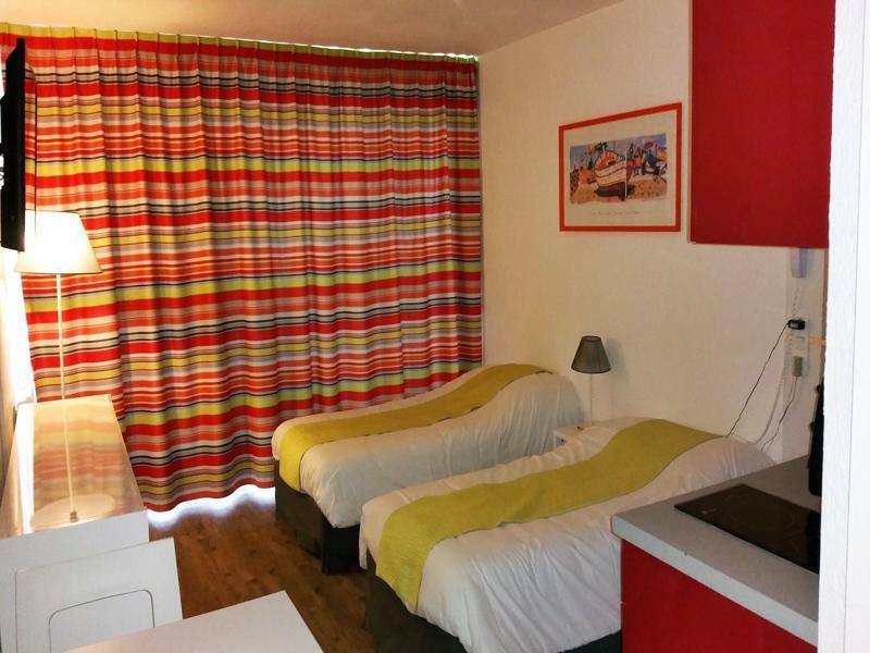 Aparthotel Victoria Surf 3*