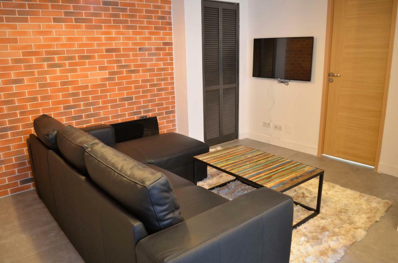 Wood & Bricks, 1 Chambre Au Calme - Centre - Wifi * Biarritz