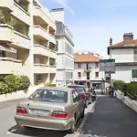 Modern 3 Stars Flat 5 Min From Biarritzs Beach Welkeys