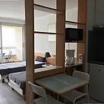 Studio Front De Mer Avec Piscine Et Balcon A Biarritz - Fr-1-3-412