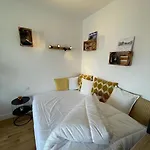 Superb Top Floor Studio, Biarritz Center.