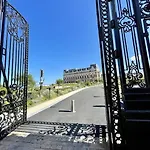 Superb Top Floor Studio, Biarritz Center.