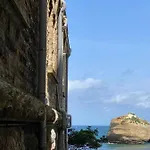 Studio Biarritz A Moins De 10 M De La Plage Et Au Coeur Du Centre Ville