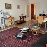 Appartement T4 Avec Parking, Balcon Et Proche Commerces A Biarritz - Fr-1-239-921