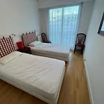Appartement T4 Avec Parking, Balcon Et Proche Commerces A Biarritz - Fr-1-239-921